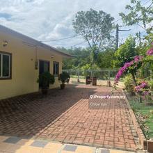 Super big corner bungalow, suitable for Airbnb business 