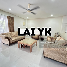Short drive to Empire Subang, Sunway University & Monash U