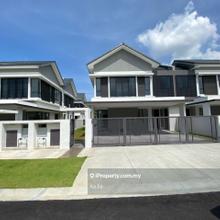 Semi D & Near To Temu Shoplot & Highway