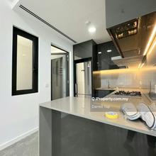 Furnished unit with ready to move in condition in Desa Park city. 