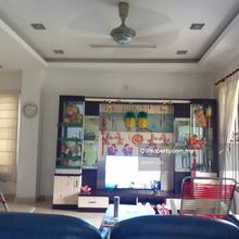 Notting Hill Bungalow House For Sale!