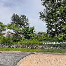 Flat and rectangular land, freehold, very good location ready to build