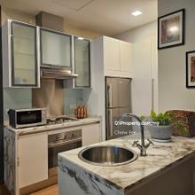 Fully Furnished Nicely Renovated 931sf Unit @Straits Quay