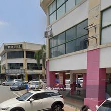 Batu11 3sty Fully Tenant Shop lot for Sale