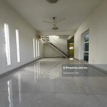 Gated & Guarded Security , Endlot Garden, Walking Distance to Park
