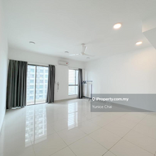 Cybersquare partly studio for rent, available now