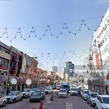 Facing main road! Matured area! High traffic! Busy area!