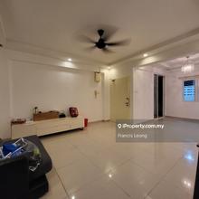 Renovated, Townhouse in casa desa condo. Excellent condition. 