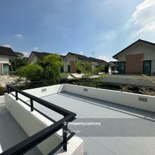 Limited Bayou Creek Semi D For Rent with Partially Furnished 