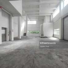 Desa cemerlang Cluster factory with mezzanine floor