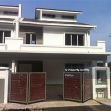 Below market rate.. 2.5 storey Landed for sales