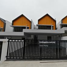Gated & Guarded freehold 3 Storey Superlink Terrace 3302sqft New vp