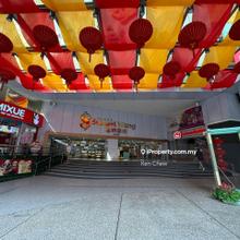 Lg Floor Main Entrance Floor Freehold Retail Lot