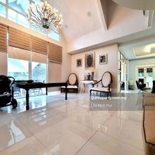 Unique and Stylish Corner Bungalow, Zone N, Move In, Swimming Pool