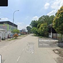 Puncak Alam
