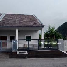 Semi-D house for Rent