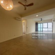Private Lift Condo 4 Rooms 5 Bathrooms in North Kiara