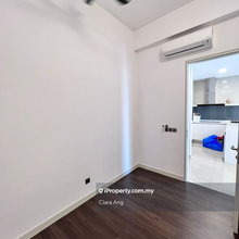 Condo specialist! Viewing anytime!