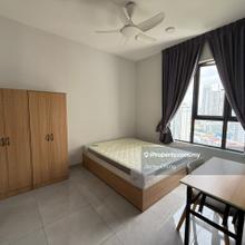 Master Bedroom to Let