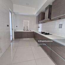 Just Listed! Meticulous Maintain Unit Available For Rent!