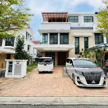 Semi-D house for Sale