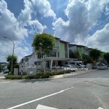 Corner unit with the largest land size in Ambrosia @ Kinrara Residence