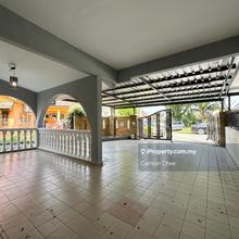 Corner Lot, Seksyen 28, Terrace House, facing open 