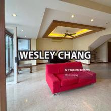 Modern oriental id renovated unit, quiet and breezy all times.