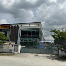 Rare Freehold & Superb location Semi D factory