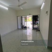 5 bedrooms 2 storey link house, walking distance to Lucky Garden 