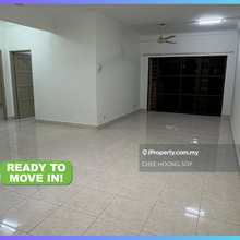 Spacious 3r2b Unit With Kitchen Cabinet Villamas Apartment Puchong