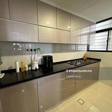 Semi-d design condo & located at heart of kuchai lama, fully furnish 