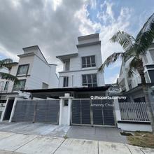Bangalow Royale Putra Heights