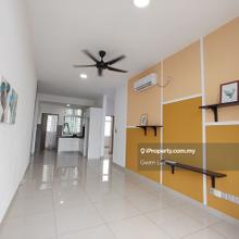 Larkin sks habitat / condo with shopping mall / 2 Carpark lot