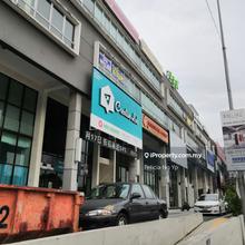 Medan 28, Jalan Kelang Lama (Main Road)