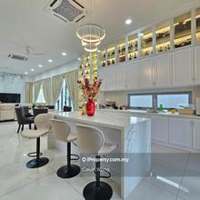 Isola Grandeur Marina View Bungalow