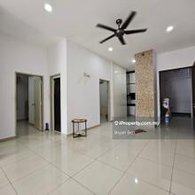 Good condition vit balcony unit