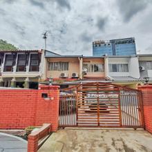 Spacious split-Level double storey home in Prime ttdi location