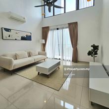 Brand New, High Ceiling, Renovated Unit Facing Forest