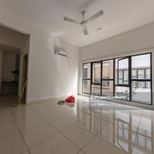 Upper Unit N'Dira Townhouse Bandar 16 Sierra Puchong South For Sale