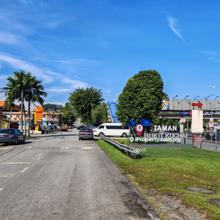 Newly Renovated 2 Storeys Corner Shop-office for Sale
