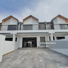 Freehold 2-Storey Terrace in Serenia Anisa, Serenia City