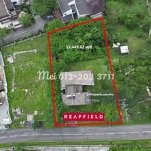 Land on Bukit Pantai