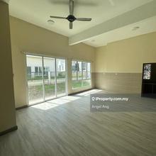 Semi-D house for Rent