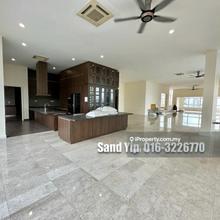 Tiffani Kiara Penthouse