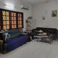 Rare Corner Gem in Taman Paramount 1 Storey Freehold Home