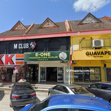 Rare Unit For Sale ! Potential ROI 5.5% and Above ! Freehold 