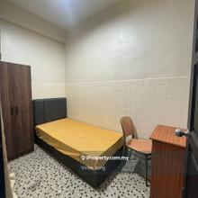 Co-Living Free Wifi Room for Rent near Ciq Woodlands, Johor Baharu
