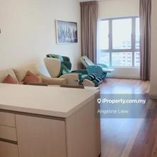Walking distance to Shopping centre