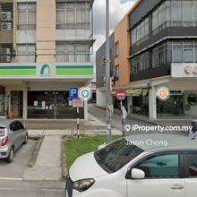 Limited Double storey shop lot, Most Crowded Area in Botanic